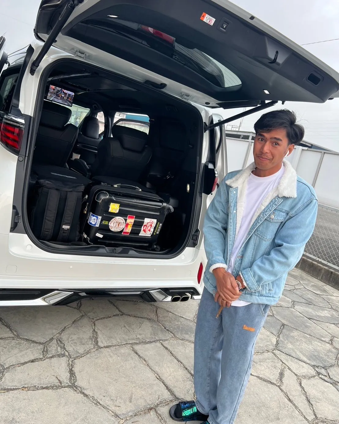 本日８年間頑張ってくれた仲間（実習生）が帰国します😭異国での...