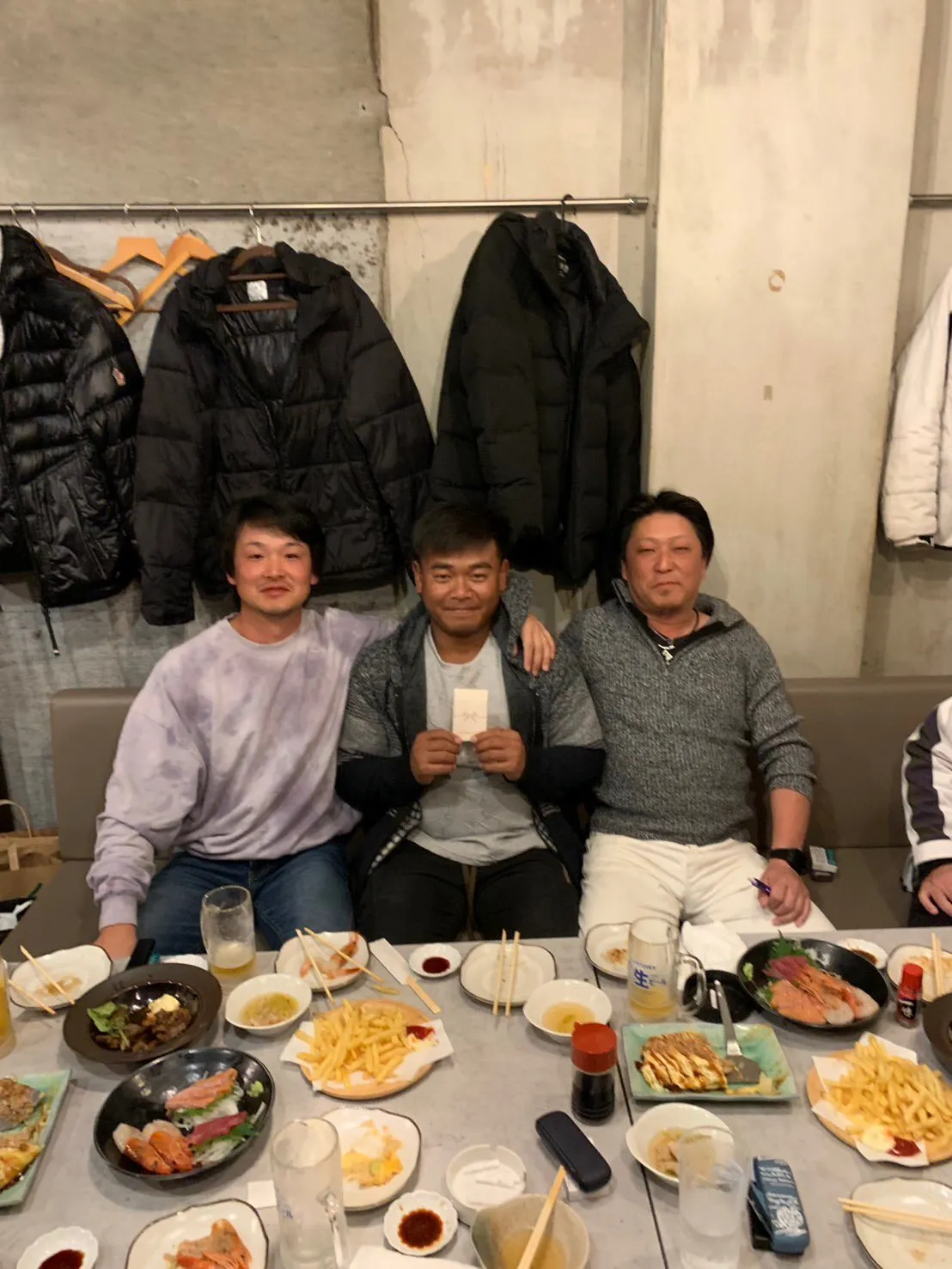 実習生のビアスナ君の送別会をしました‼️8年間本当にお疲れ様...